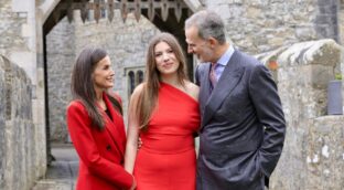 La infanta Sofía se gradúa en Gales: a conjunto con Letizia y con un Rey orgulloso