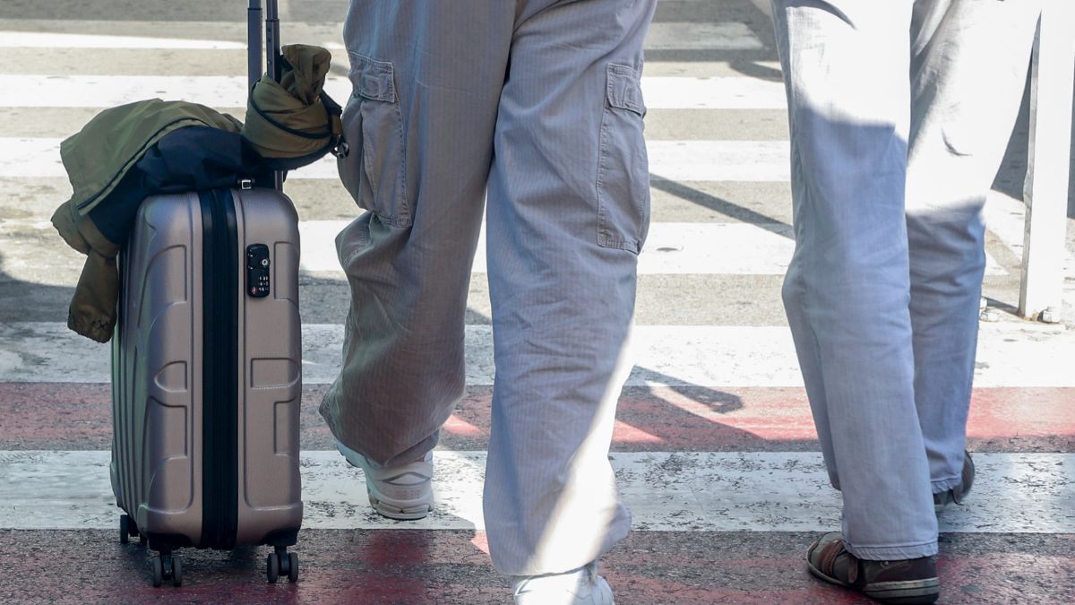 El Gobierno prepara sanciones a Wizzair y Transavia por cobrar equipaje de mano