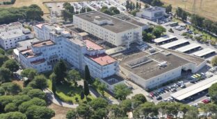 Un menor de Rota lleva un mes esperando un desfibrilador tras sufrir dos paradas cardiacas