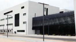 El Hospital de Villalba hace al año más de 450 operaciones contra la patología de pared