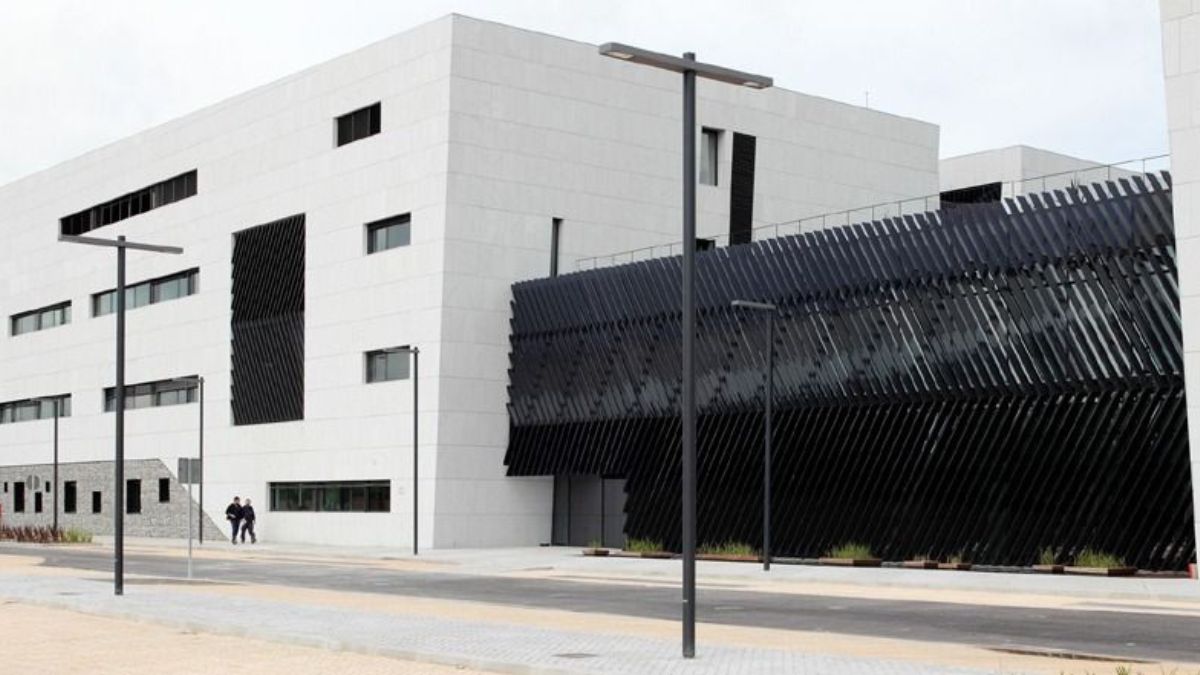 El Hospital de Villalba hace al año más de 450 operaciones contra la patología de pared
