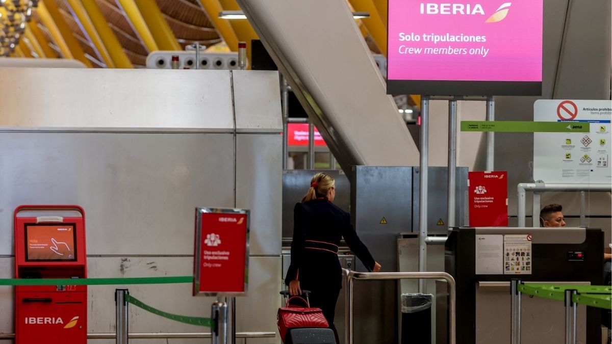 Iberia y tripulantes de cabina preacuerdan la mejora y prórroga tres años del actual convenio