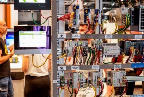 Aumenta el número de ingenieros activos en España y se rifan sobre todo a los eléctricos