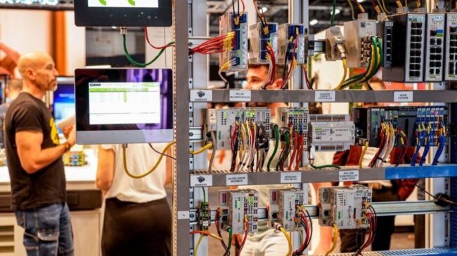 Aumenta el número de ingenieros activos en España y se rifan sobre todo a los eléctricos