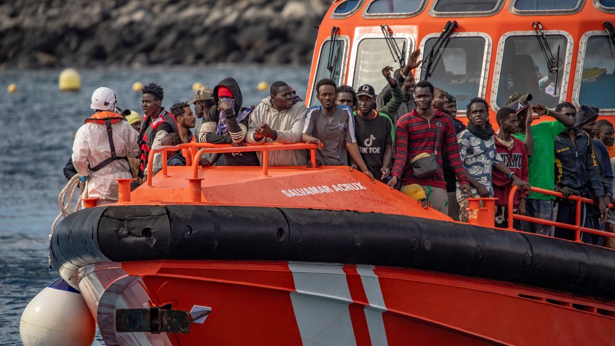 El PSOE propone regularizar a los inmigrantes llegados antes del 31 de diciembre de 2024