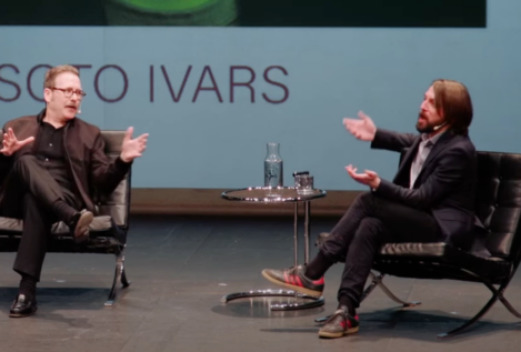 Con Reyes me río, con Soto Ivars razono