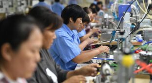 Vivir como ratas: la curiosa huelga de los jóvenes en China contra la precariedad laboral