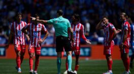 El Atlético sigue sin convencer lejos de casa ante un Alavés que suma un punto vital