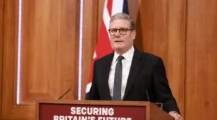 El Gobierno laborista del Reino Unido anuncia el fin del «experimento de las fronteras abiertas»