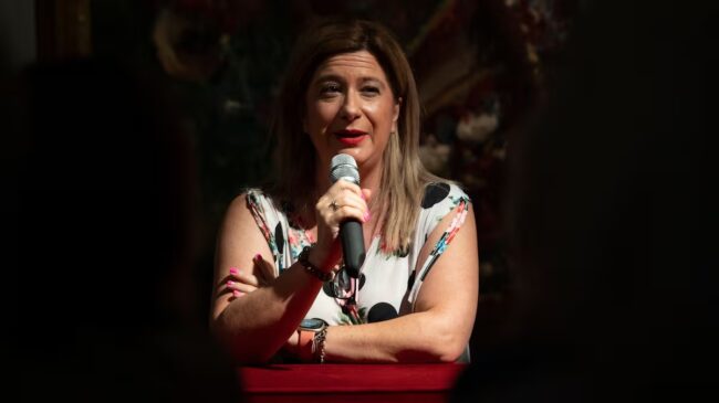 La 'fontanera' del PSOE compaginó año y medio su cargo en Correos con otra empresa privada