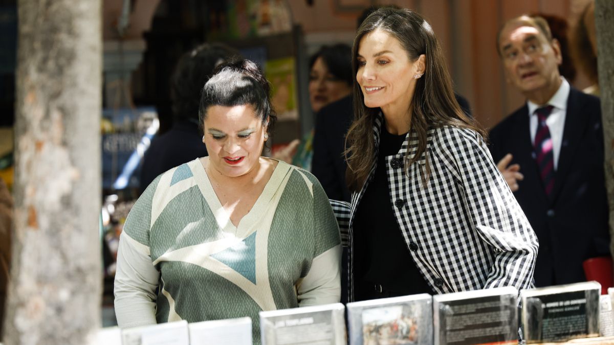 La biblioteca de una reina y periodista: los libros favoritos de Letizia son clásicos y de moda