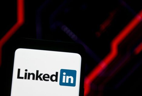 Seis síntomas que inclinan a LinkedIn más hacia Facebook que hacia el 'networking'
