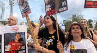 Hamás responde a la propuesta de EEUU y ofrece la entrega de diez rehenes y 18 cuerpos