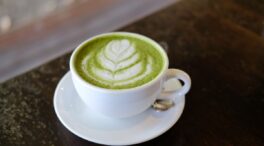 La doctora Acosta Limas responde: ¿el matcha mancha realmente los dientes?