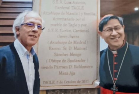 El viaje a los orígenes cántabros del cardenal Tagle, el filipino que suena para ser Papa