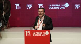 El PSOE blinda a su líder en Extremadura para obstaculizar su procesamiento judicial