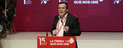 Cuatro socialistas que renunciarán para blindar al líder del PSOE extremeño trabajan para él