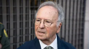 El sindicato que sentó en el banquillo a Begoña Gómez tiene nuevo objetivo: recuperar Gibraltar