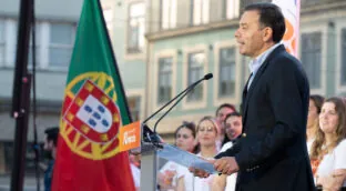 Los conservadores ganan las elecciones en Portugal y la ultra Chega iguala a los socialistas