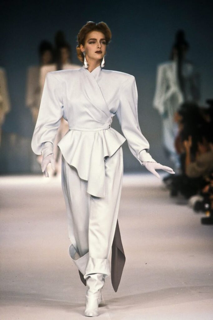 Diseño clásico de Thierry Mugler. (Fuente: Pinterest)