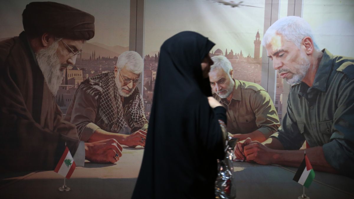 Irán suspende la aplicación obligatoria del hiyab en público