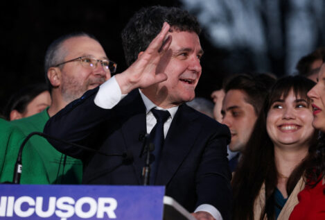 El europeísta Nicusor Dan da la sorpresa y gana la tensa repetición de elecciones en Rumanía