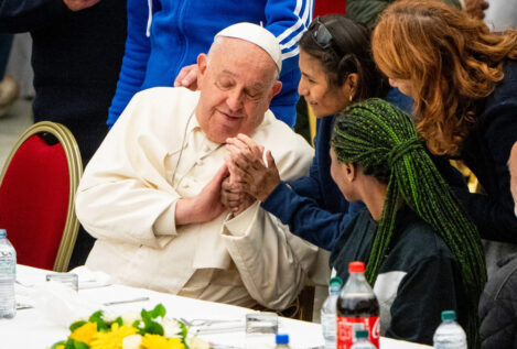 La Iglesia española pide superar «el error» de definir al Papa como progresista o conservador