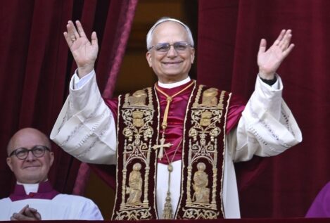 El Papa pide «dejar de producir instrumentos de destrucción» en un encuentro con diplomáticos
