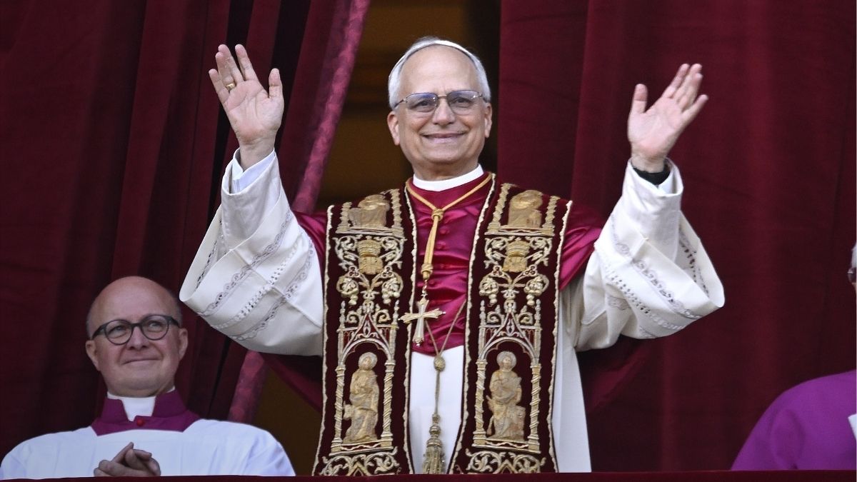 El Papa pide «dejar de producir instrumentos de destrucción» en un encuentro con diplomáticos