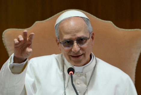 León XIV ya tiene escudo papal y explica por qué eligió ese nombre