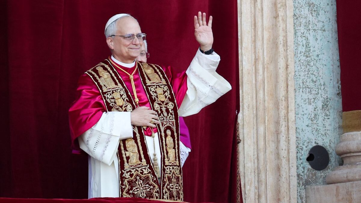 Una web religiosa anticipó el nombre del nuevo papa León XIV días antes de su elección