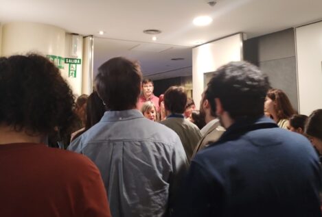 Motín de periodistas en el Congreso: urgen al PSOE a que acelere la reforma del reglamento