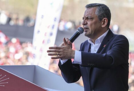 Agredido en Estambul el presidente del principal partido de oposición de Turquía