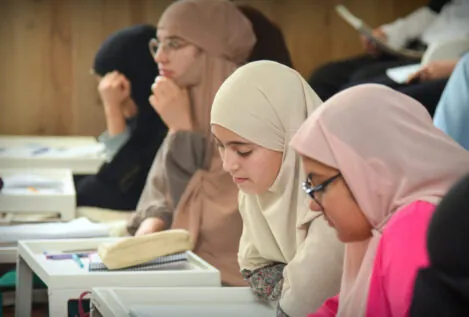 Doce autonomías españolas imparten una asignatura pagada por Marruecos