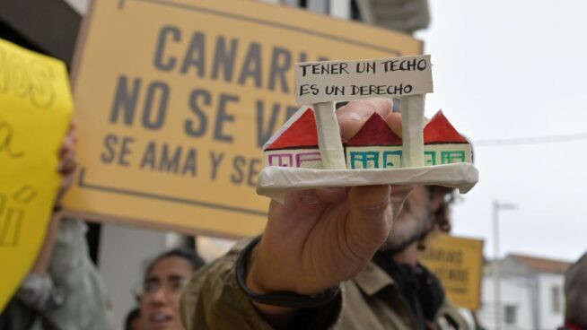 Las protestas ciudadanas vuelven a recorrer Canarias para pedir un turismo más sostenible