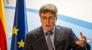 Puigdemont pide al Constitucional que suspenda su orden de detención