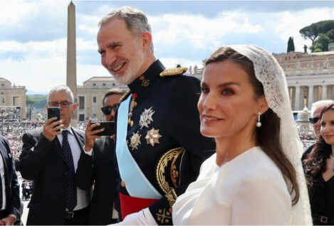 El detalle al que se resiste la reina Letizia y que hubiera convertido sus dos looks en «sublimes»