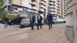 Revilla llega a los juzgados de Santander para el acto de conciliación con el emérito