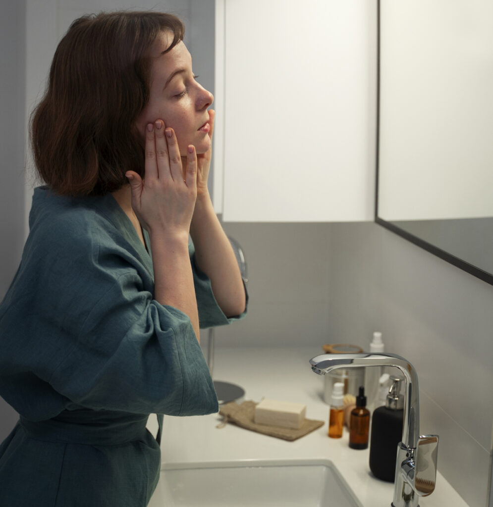 Los cosméticos vampiro se utilizan solo por la noche. (Fuente: Freepik)