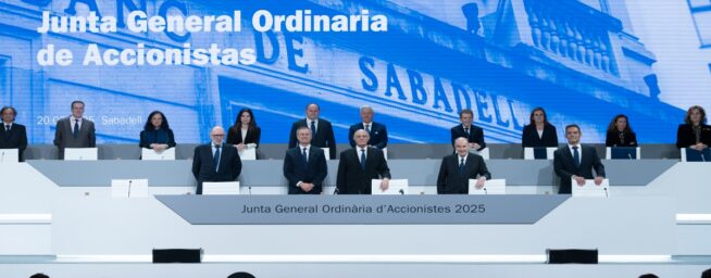 El consejo del Sabadell aprueba vender la filial británica por 3.000 millones al Santander