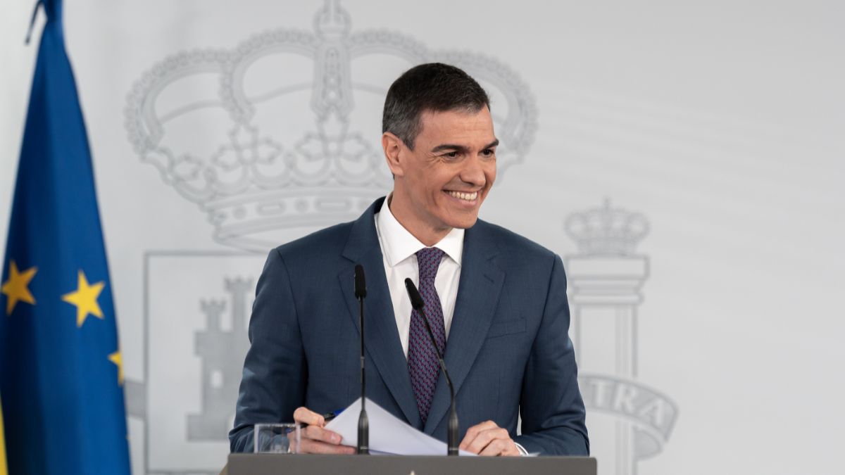 Sánchez anuncia una ayuda de 100 euros para gafas y lentillas para los menores de 16 años