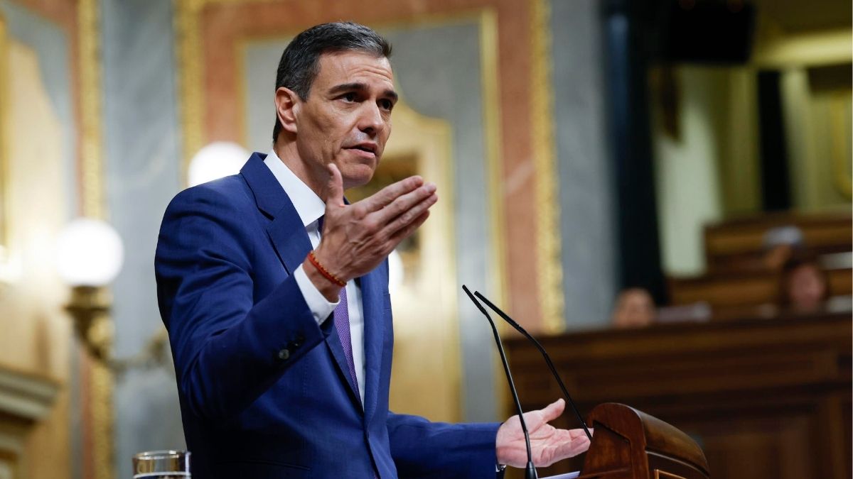 Sánchez acusa a Feijóo de instigar el miedo y el caos durante el apagón