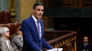 Sánchez minimiza las cinco muertes del apagón frente a «las 8.000 por el cambio climático»