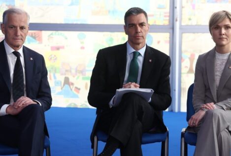 Sánchez defiende las renovables y pide reforzar las interconexiones eléctricas tras el apagón