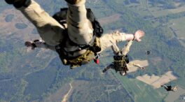 ¿Una pelea entre un marine y un afgano mientras caen de un avión? Ya ha ocurrido