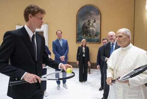 El papa León XIV recibe en audiencia privada a Jannik Sinner: «¿Quieres jugar un poco?»