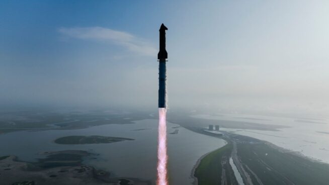 Nuevo fracaso de SpaceX: su Starship llega al espacio, pero no despliega la carga y explota