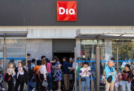 El apagón obliga a los súper a tirar más comida que nunca en el mes de la ley de desperdicio