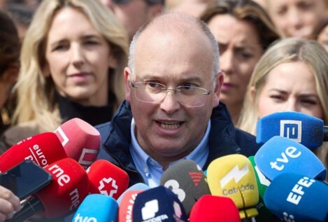 Tellado asegura que Robles debería dimitir este martes tras los nuevos mensajes de Sánchez