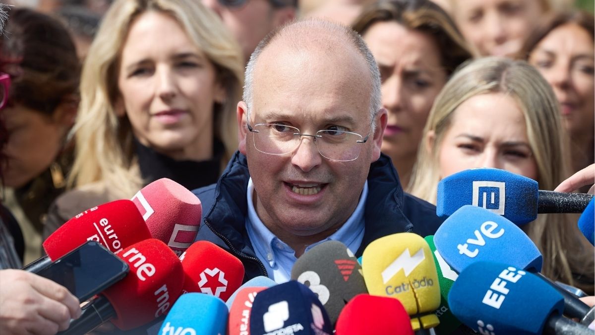 Tellado asegura que Robles debería dimitir este martes tras los nuevos mensajes de Sánchez